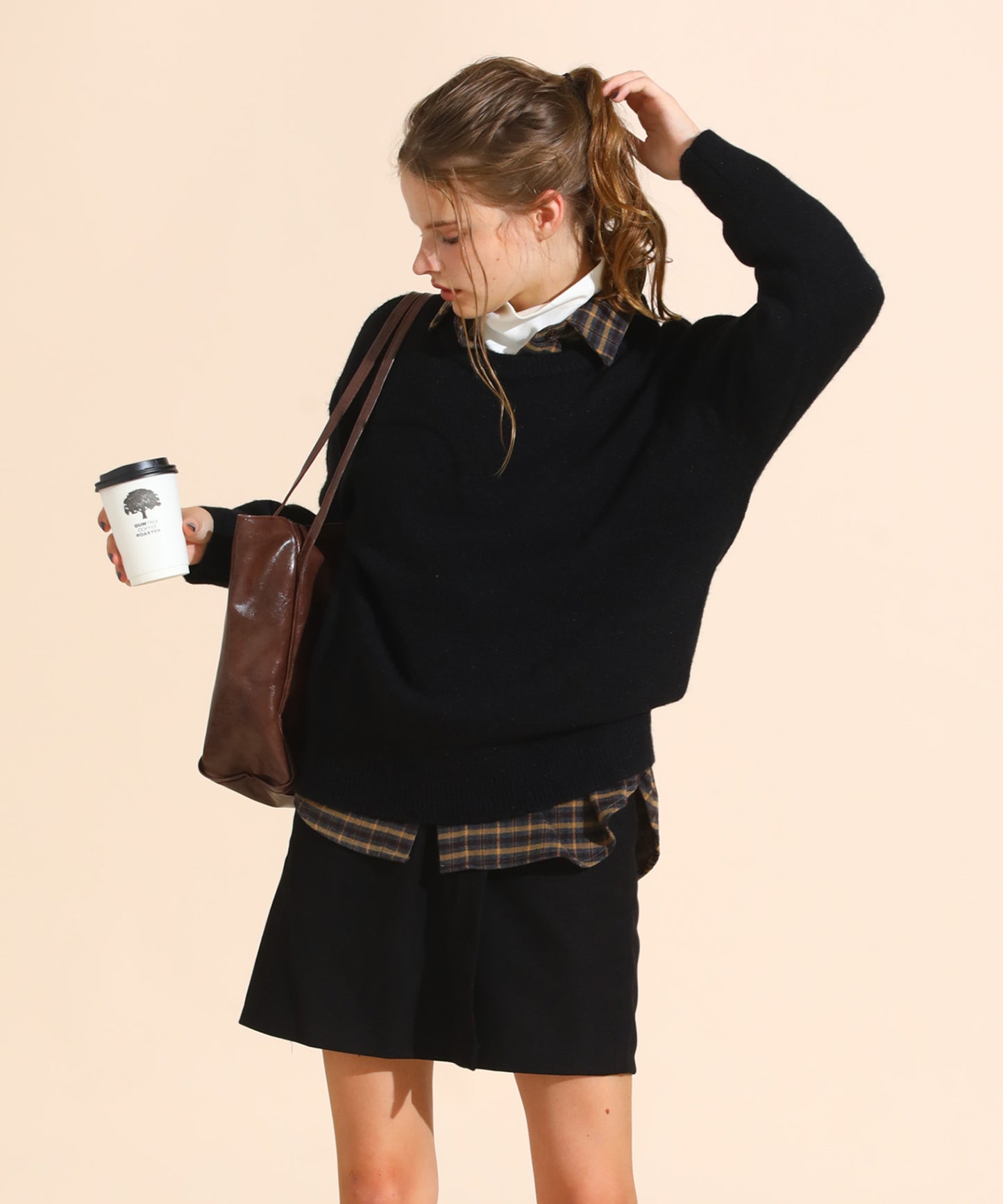 クルーネックプルオーバーニット