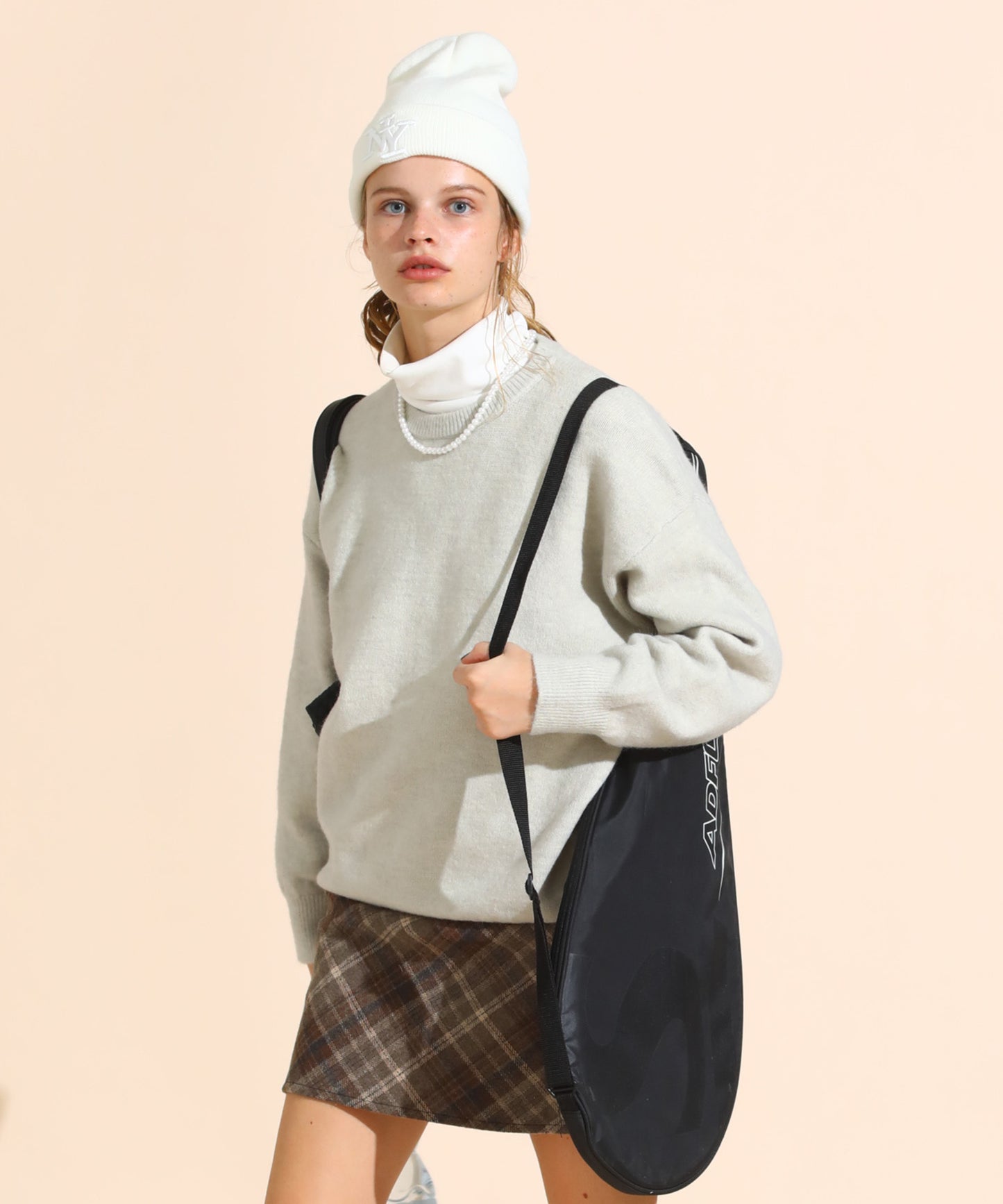 クルーネックプルオーバーニット