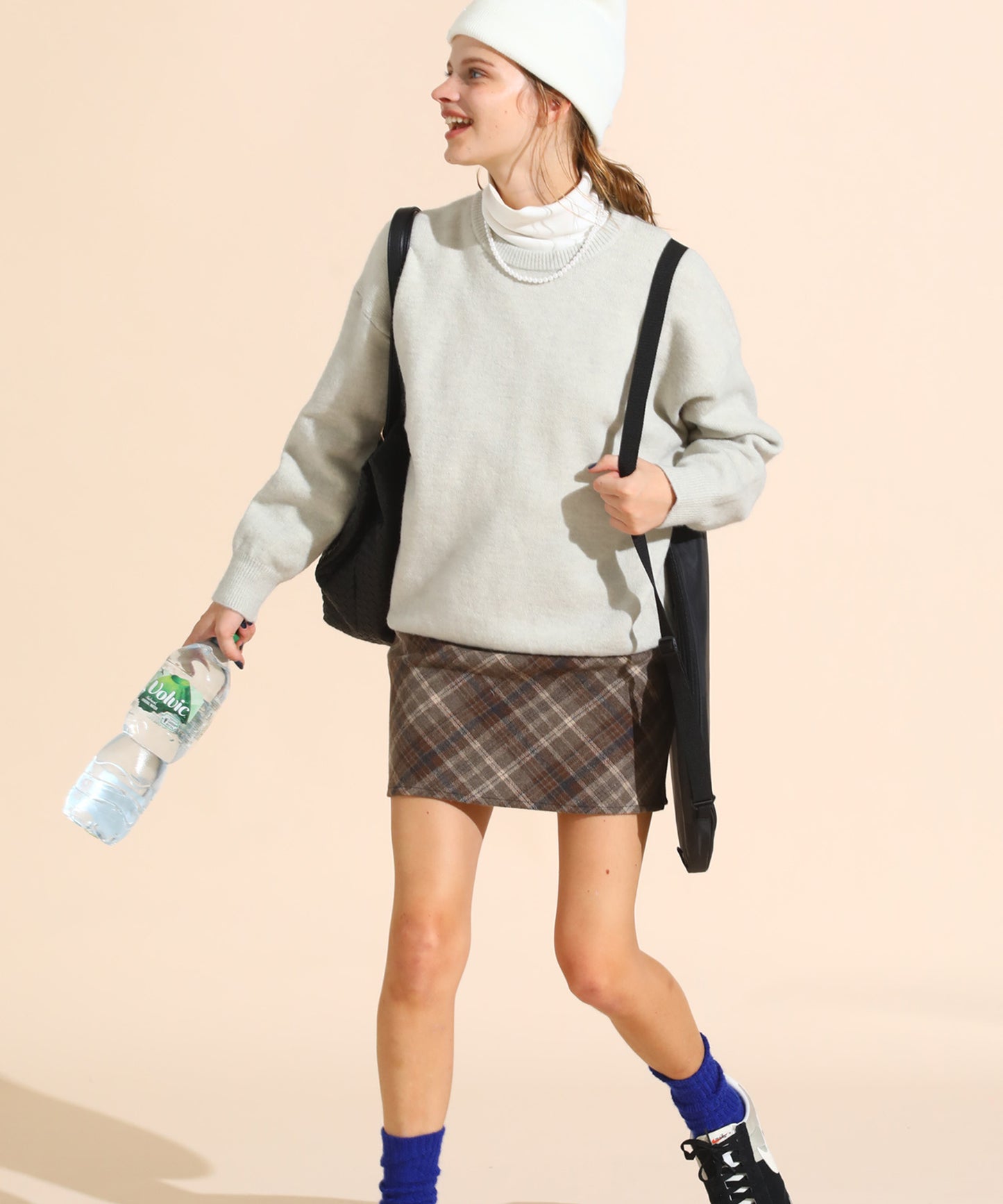 クルーネックプルオーバーニット