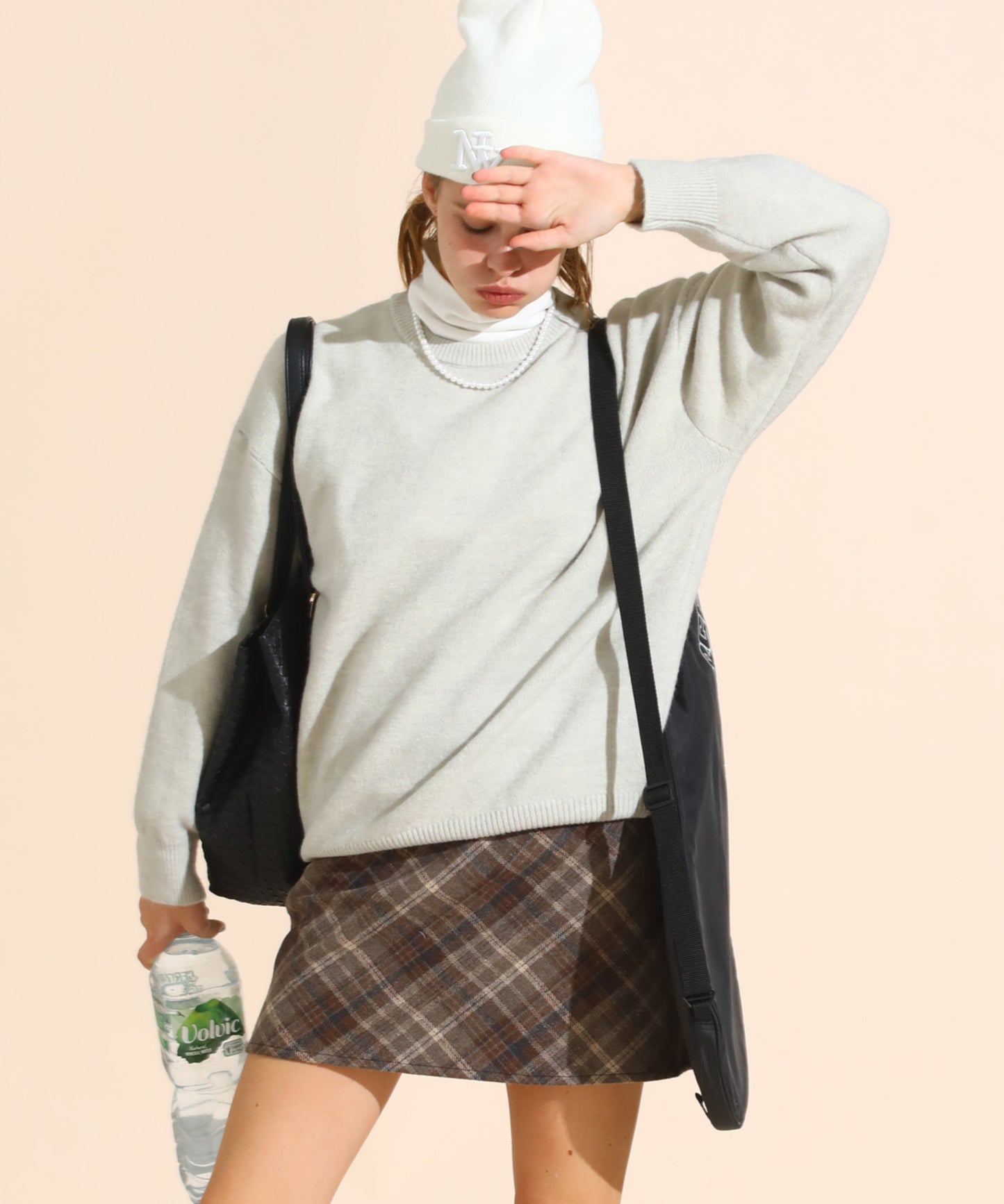 クルーネックプルオーバーニット