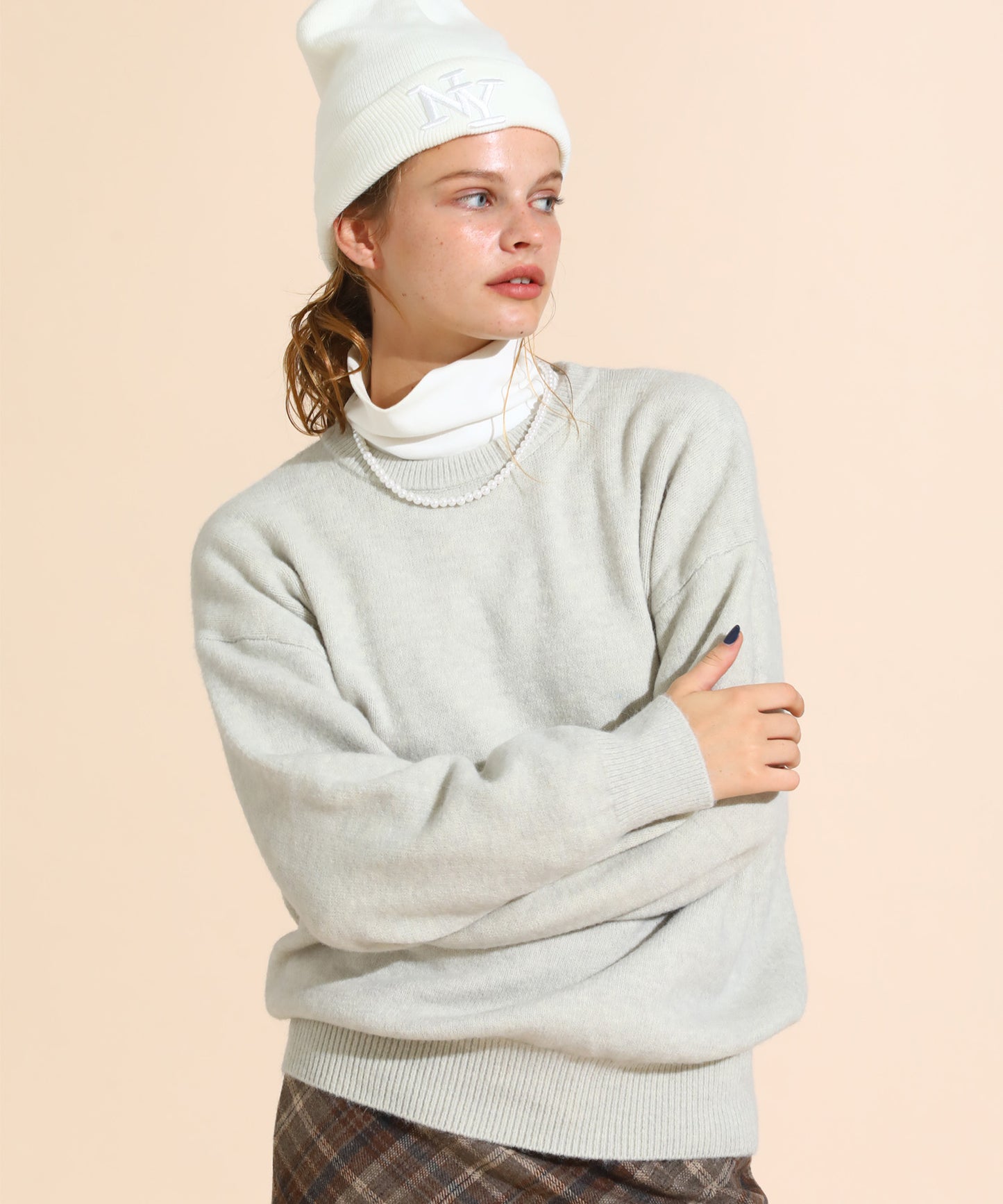 クルーネックプルオーバーニット