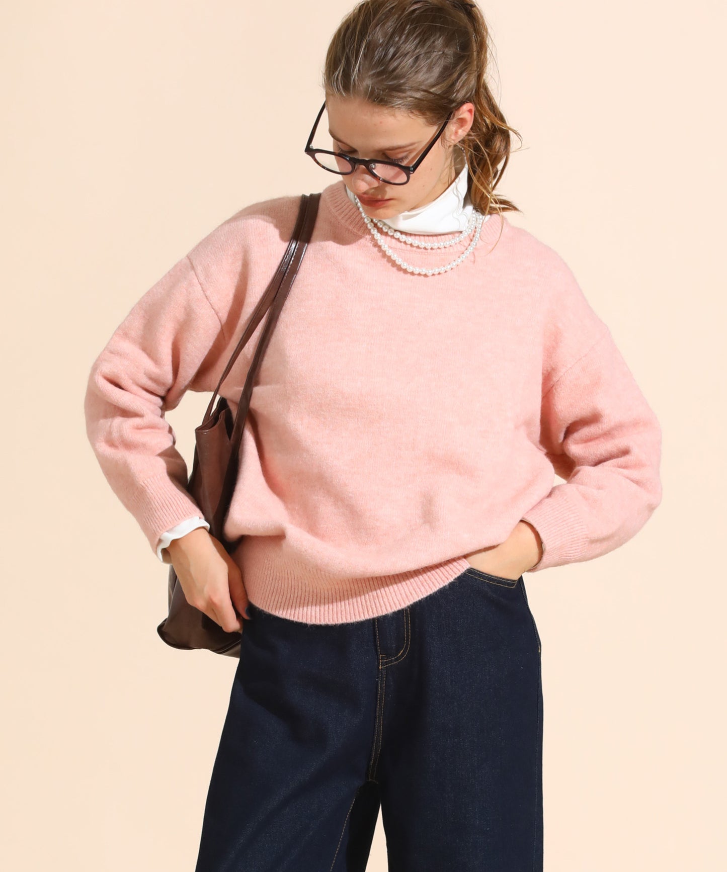 クルーネックプルオーバーニット