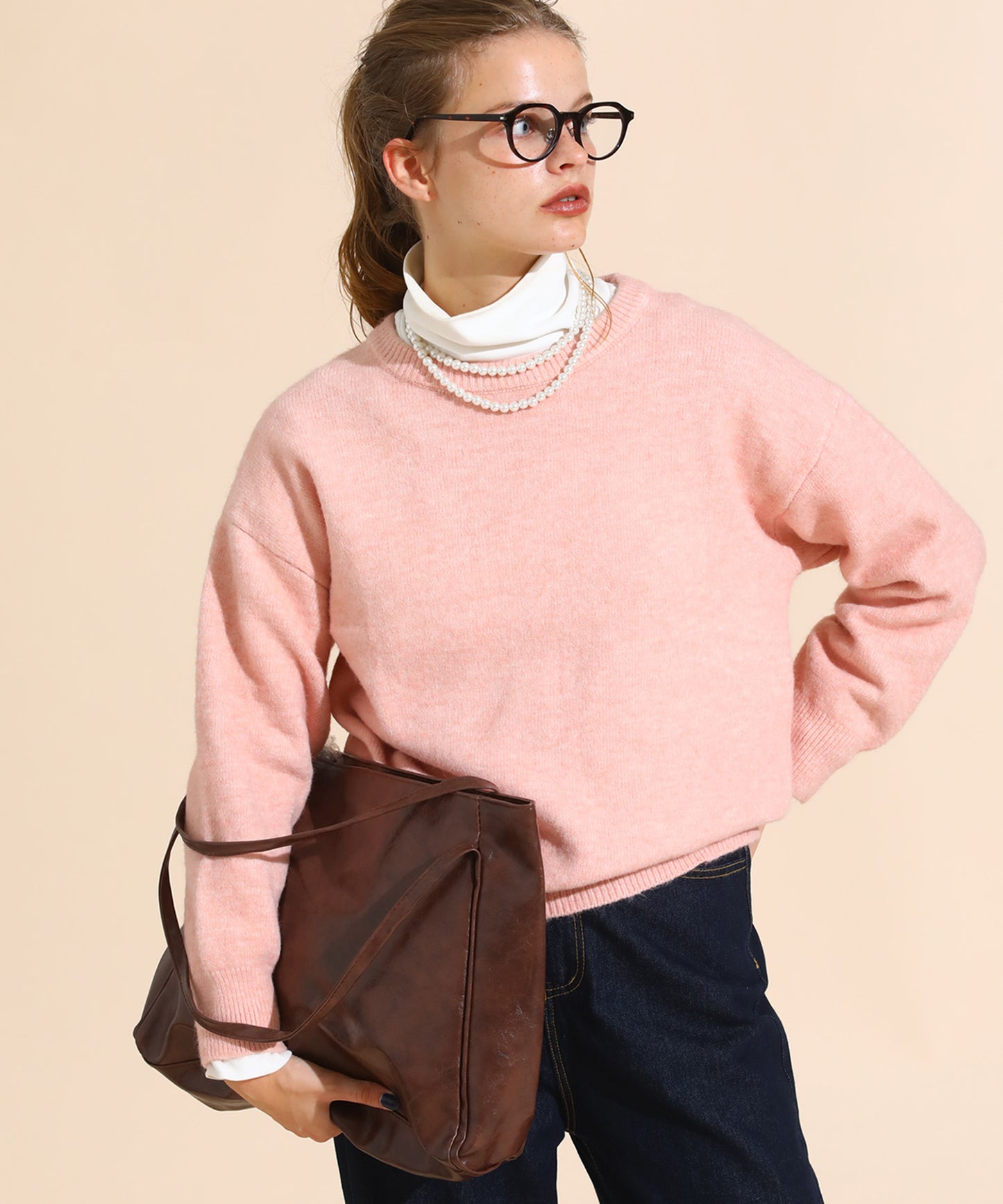 クルーネックプルオーバーニット