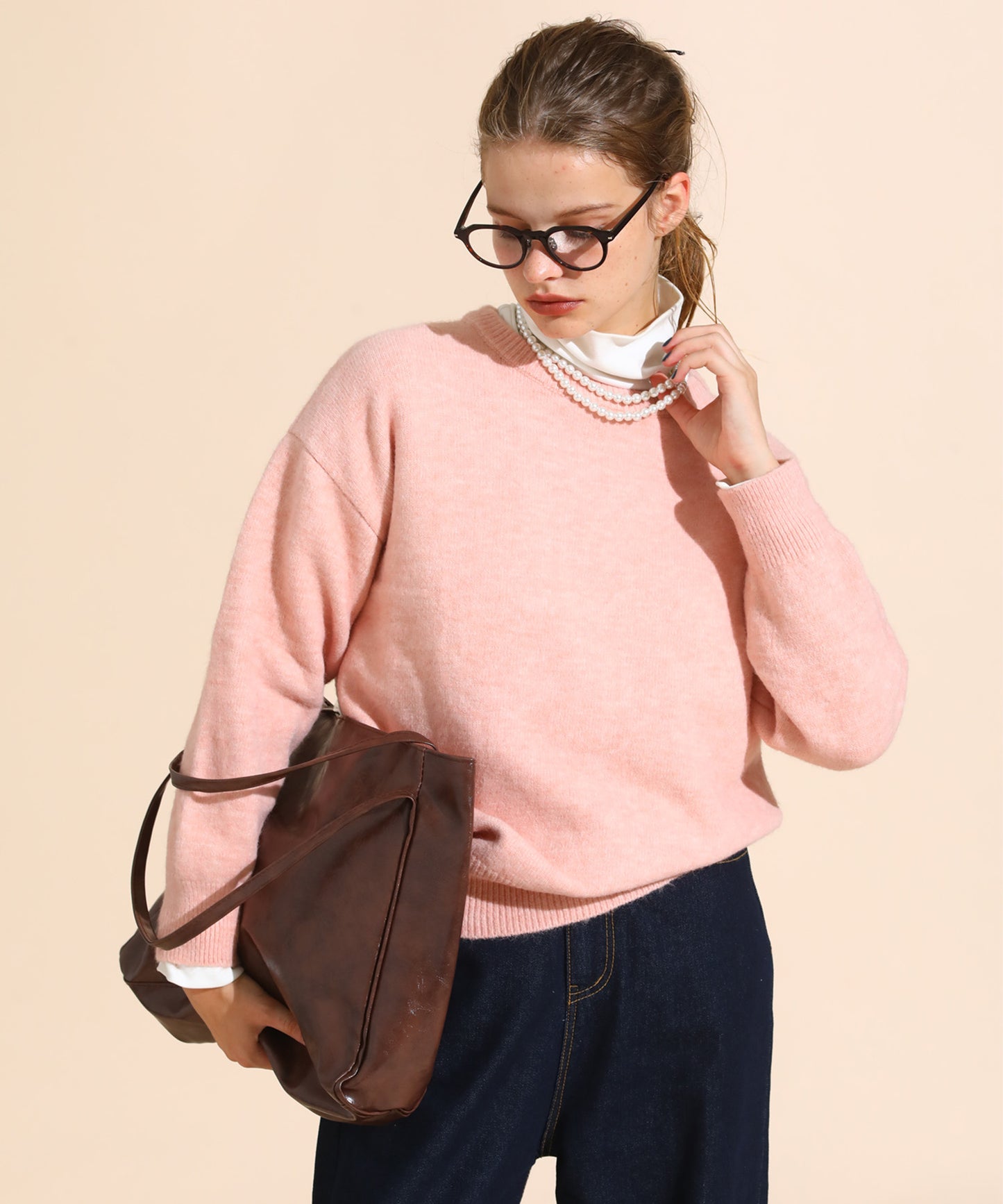 クルーネックプルオーバーニット