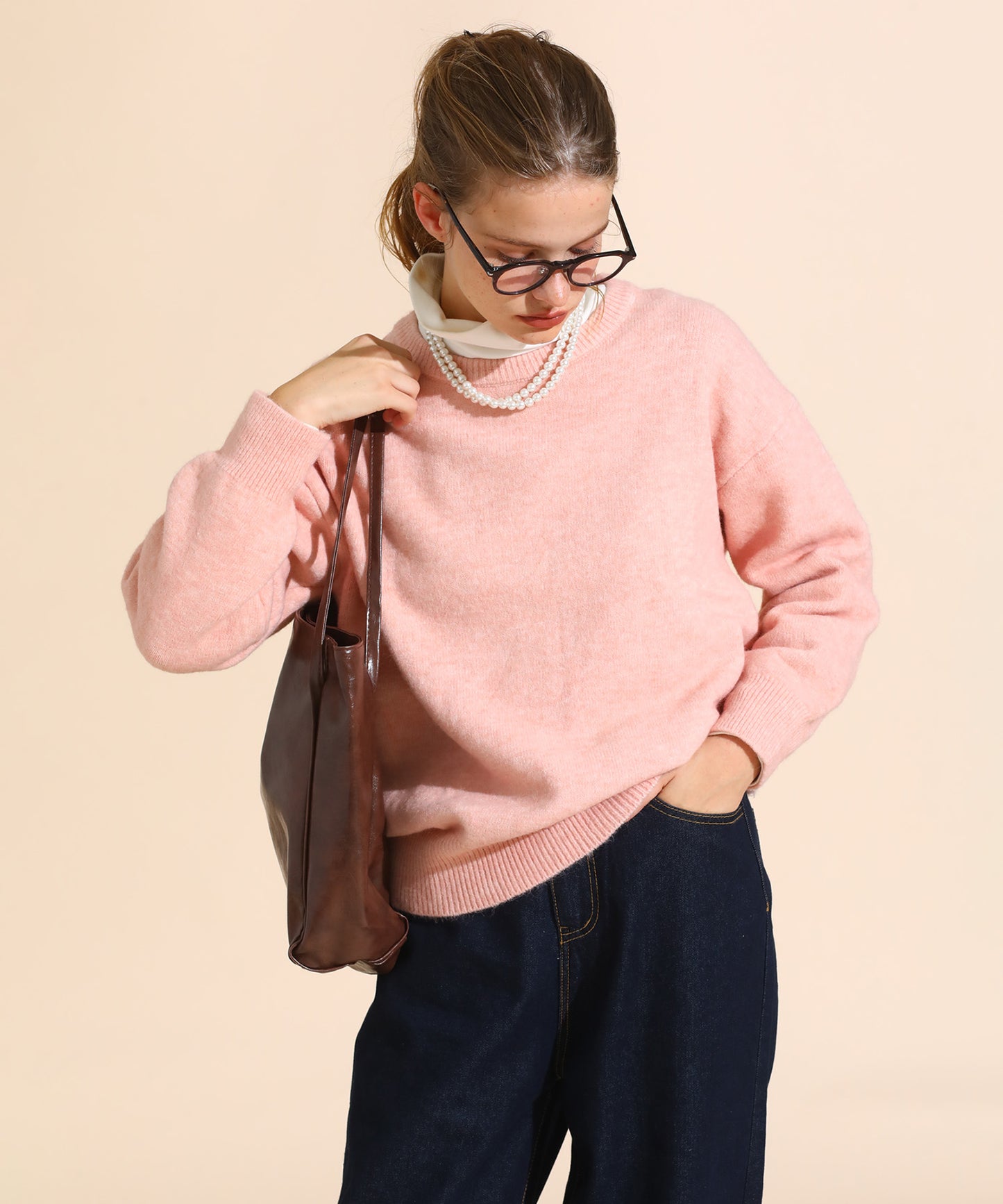 クルーネックプルオーバーニット