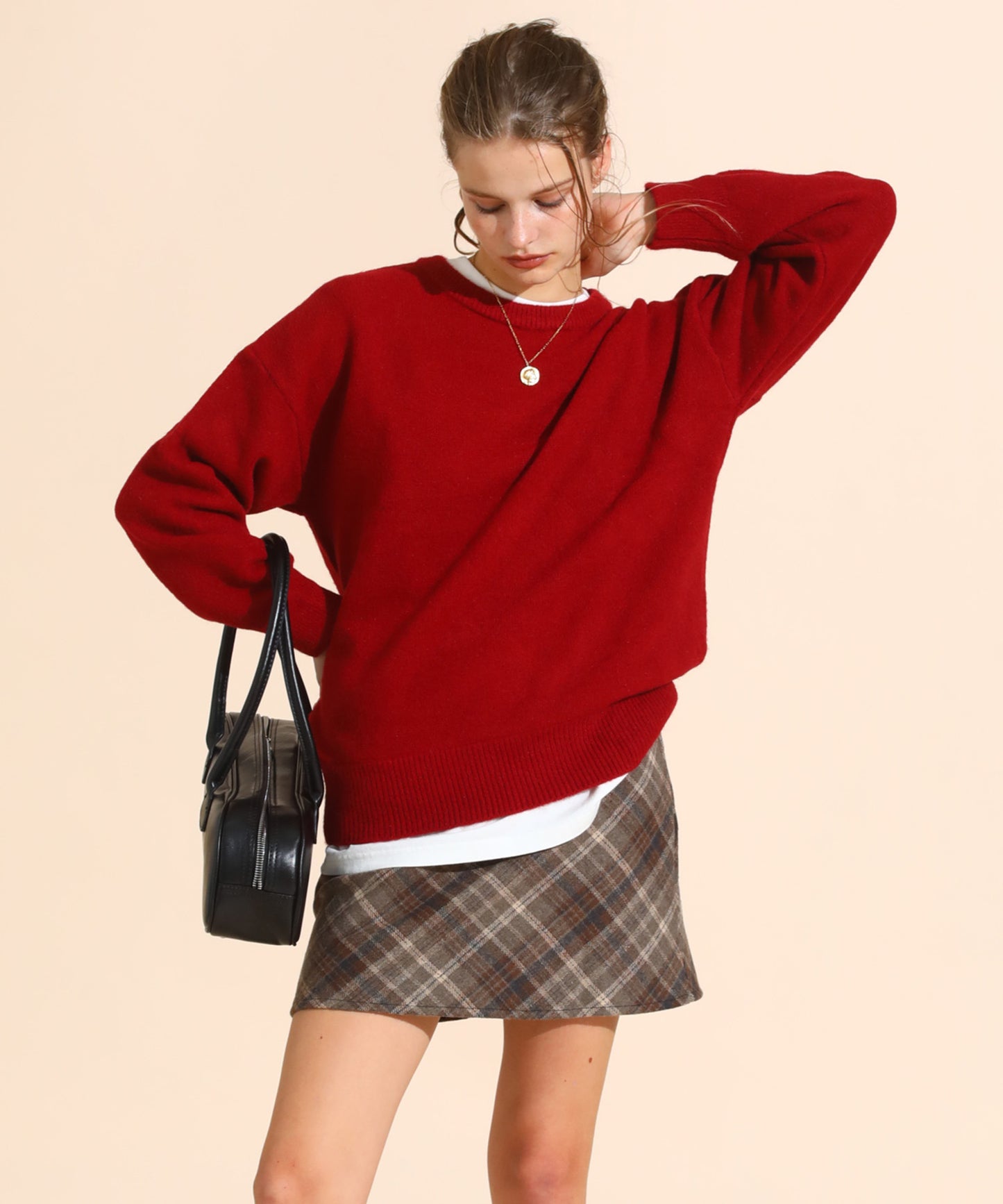 クルーネックプルオーバーニット