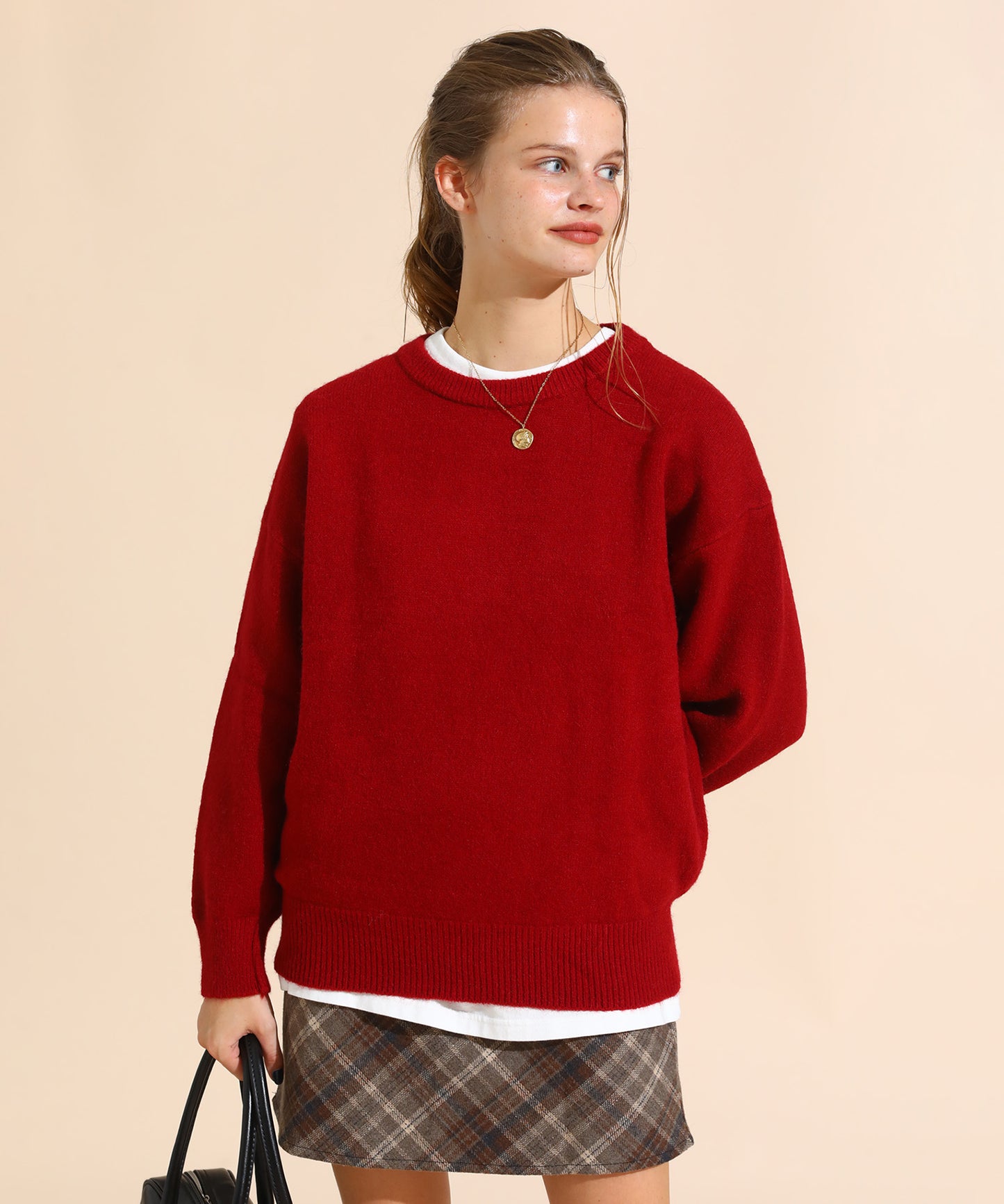 クルーネックプルオーバーニット