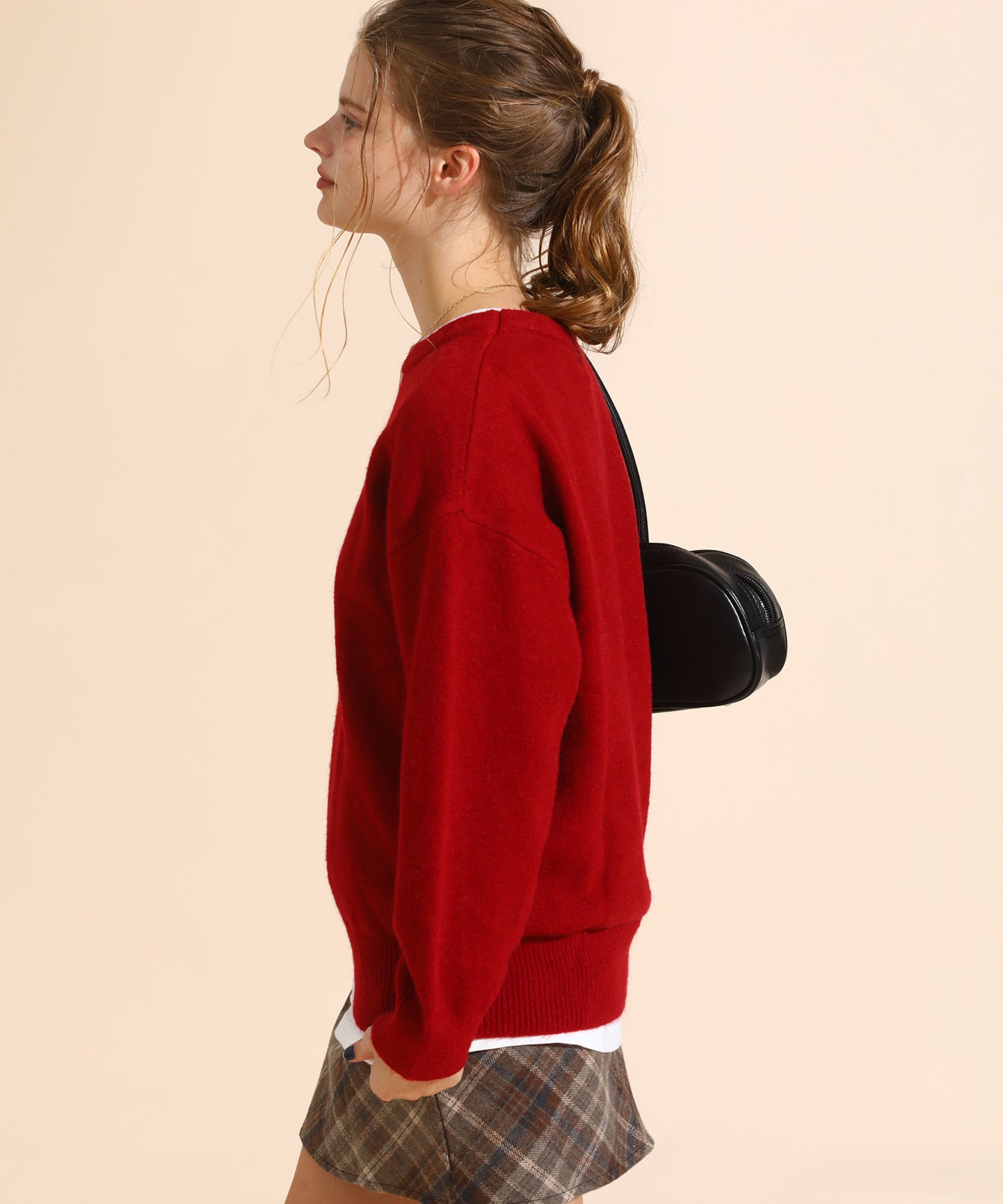 クルーネックプルオーバーニット