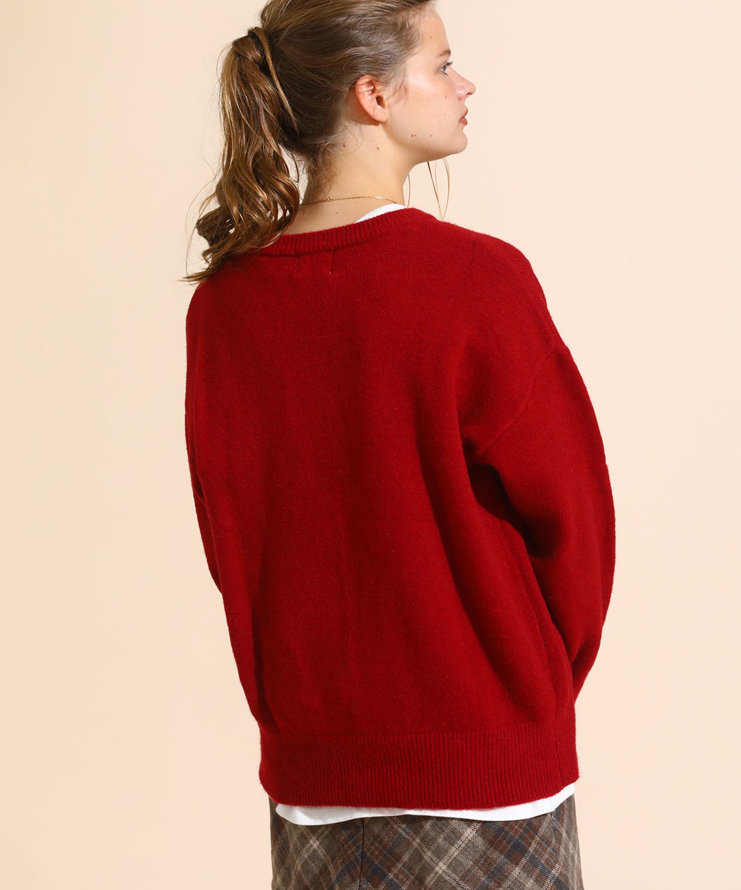 クルーネックプルオーバーニット