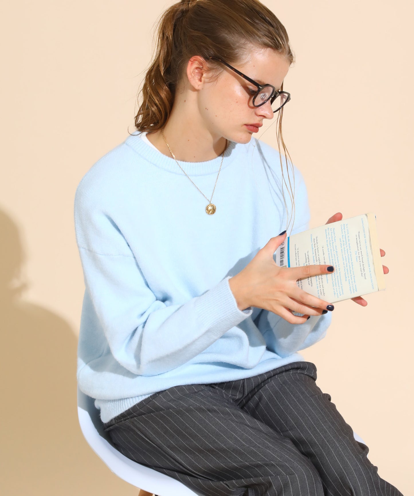 クルーネックプルオーバーニット